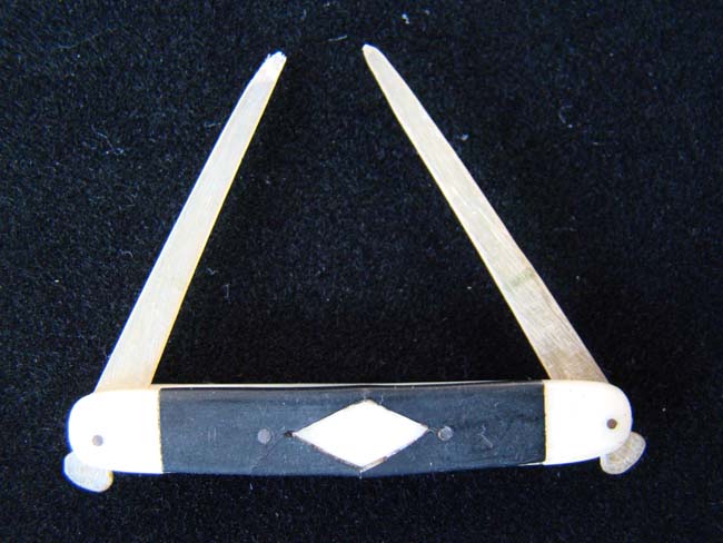 A charming 19th century Bone and Baleen double Toothpick — image 2
